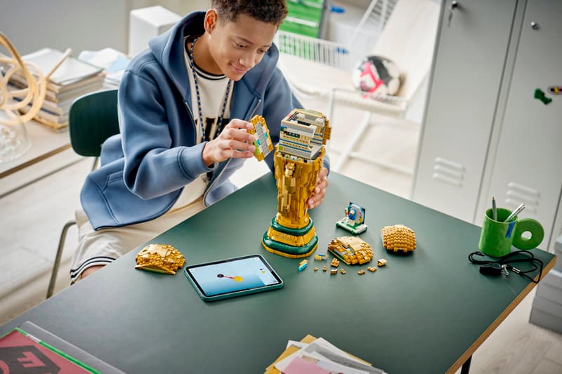 FIFA World Cup™ Official Trophy 43020(US) - Image 8